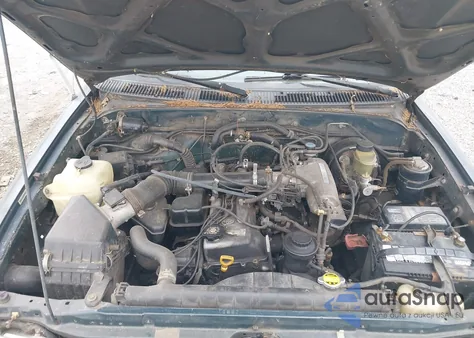 1996 Toyota Tacoma Xtracab from USA, damaged, VIN 4TAVL52NXTZ177251